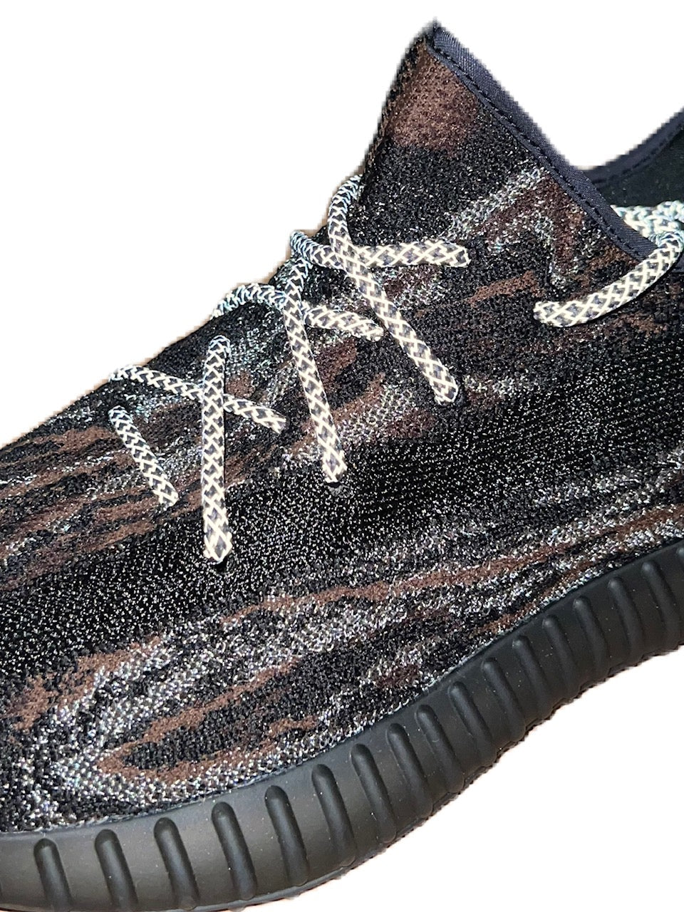 Yeezy Reflective Veters Kikokickz Donker Grijs