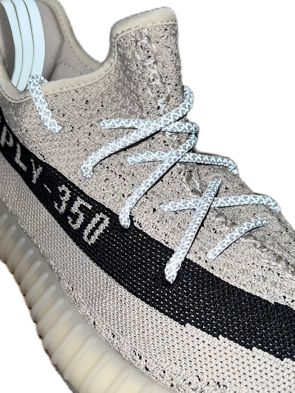 Yeezy Reflective Veters Kikokickz Grijs